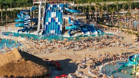 Ni Brasil ni el Caribe: el mega parque acuático de Córdoba que tiene más de 50 atracciones y 30 toboganes