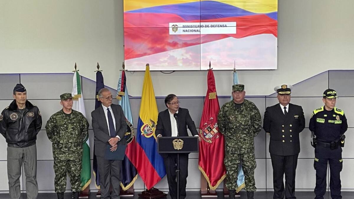 Gustavo Petro, cúpula militar y policial, Colombia, EFE