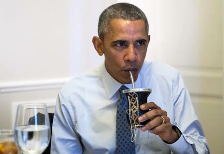 Barack Obama tomando mate. Foto: redes sociales.