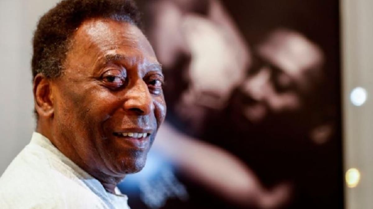 Pelé evoluciona favorablemente tras la operación y abandonará el hospital en los próximos días