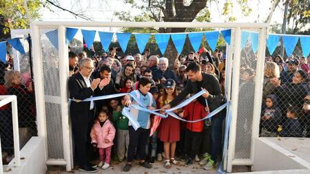 Mauro García inauguró una escuela primaria en el Barrio Marabó. Foto: Facebook.
