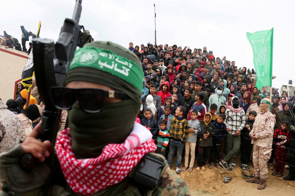 Terroristas de Hamás. Foto: Reuters/Ramadan Abed