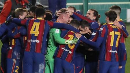 Barcelona jugará la final de la Supercopa de España, Reuters.