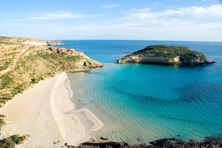 Spiaggia dei conigli, Italia. Foto: X
