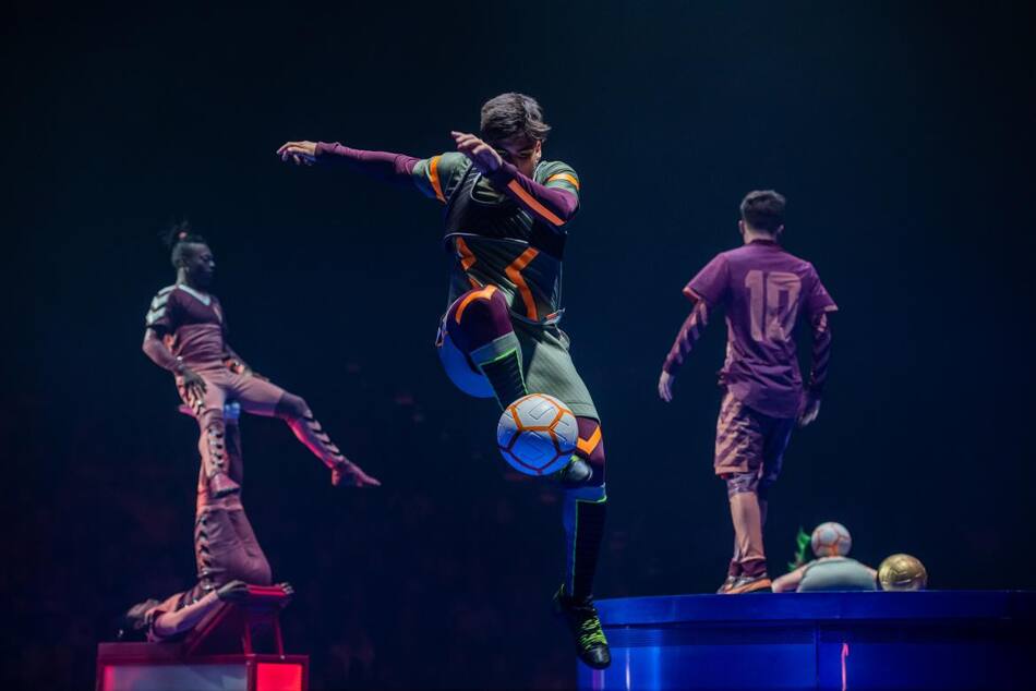 MESSI10, obra homenaje del Cique du Solei_Cirque du Solei