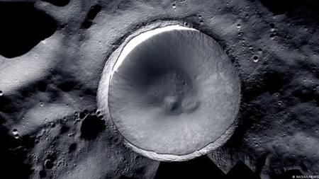 Cráter Shackleton en el polo sur de la Luna. Foto: NASA.
