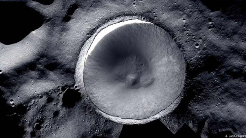 Cráter Shackleton en el polo sur de la Luna. Foto: NASA.
