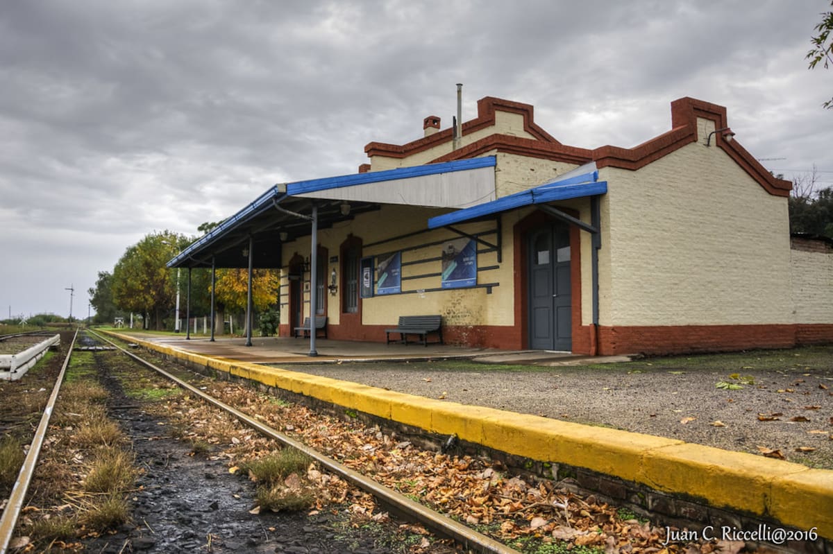 Con menos de 2.000 habitantes, Mechita combina historia ferroviaria y un entorno ideal para descansar.