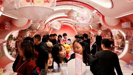 China busca incrementar su consumo a fin de que los aranceles de EE.UU. afecten lo menos posible a su economía. Foto: Reuters/Go Nakamura.