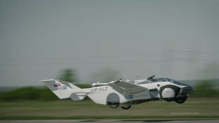 El auto volador fue desarrollado por KleinVision. Foto: Reuters