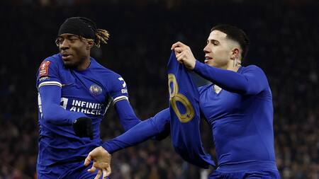 Festejo de Enzo Fernández para el Chelsea por la FA Cup. Foto: REUTERS.