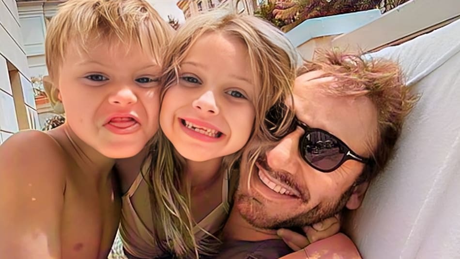 Benjamín Vicuña junto a sus hijos, Amancio y Magnolia.