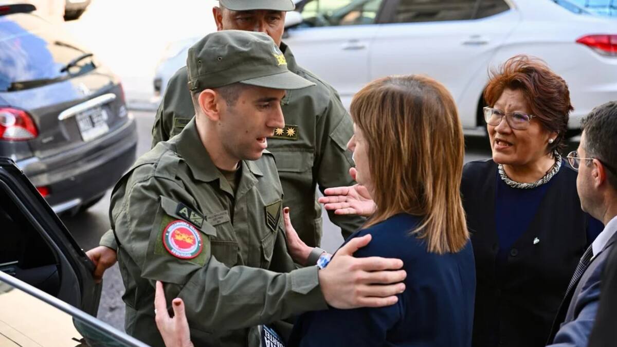 Nahuel Gallo junto a Patricia Bullrich.