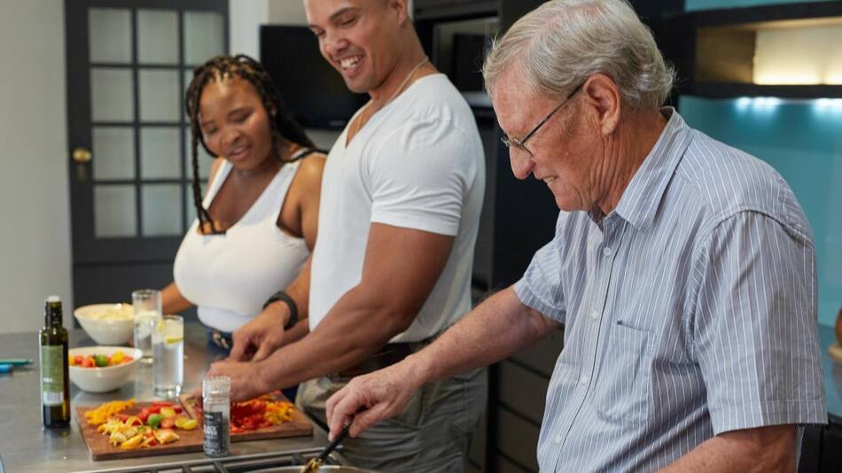 Una dieta saludable mejora la condición física en los adultos de mediana edad. Foto: Unsplash.