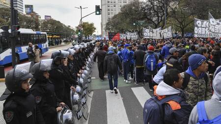 Marcha de organizaciones sociales, AGENCIA NA