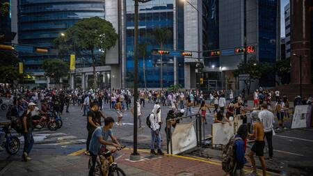 Un venezolano necesita de 34,4 salarios mínimos para cubrir sus gastos de alimentos. Foto: EFE.