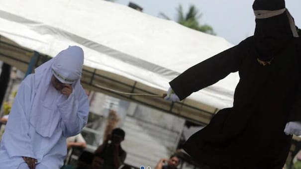 Castigan a latigazos a once personas por tener sexo antes del matrimonio