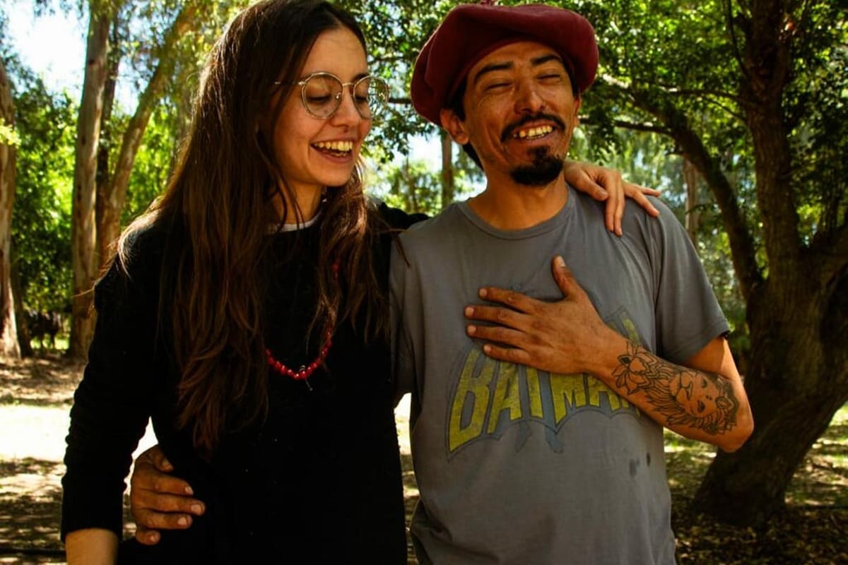 La propuesta está orientada a quienes desean vivir una experiencia inmersa en la naturaleza, compartiendo un estilo de vida basado en la sustentabilidad y el desarrollo personal.