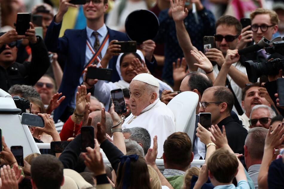 El Papa Francisco celebra la Pascua. Foto: Reuters/Guglielmo Mangiapane.