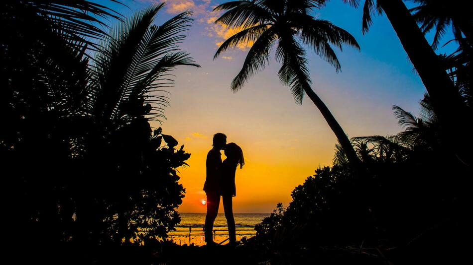 Esta Luna Nueva pueden comenzar nuevos romances. Foto: Pexels.