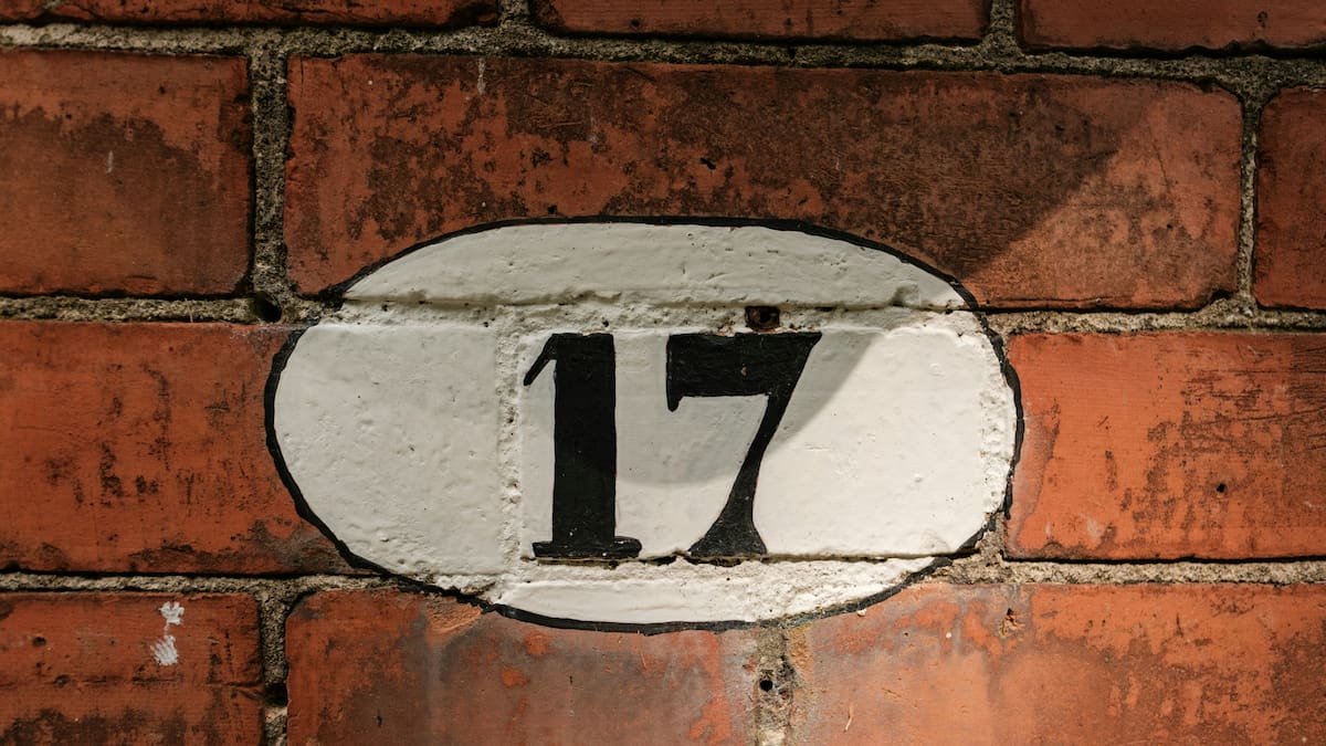 El 17 es asociado a la desgracia.