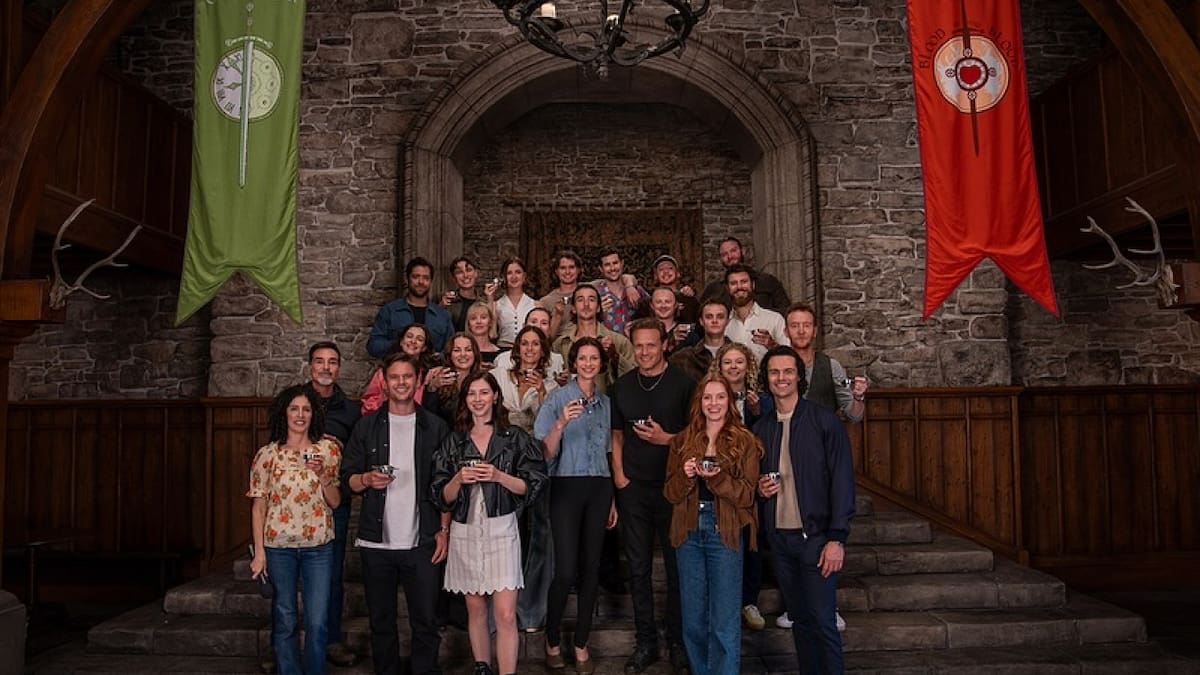 Los elencos de Outlander y Blood Of My Blood se juntaron en el Día Mundial de Outlander. Foto Instagram @outlande_starz