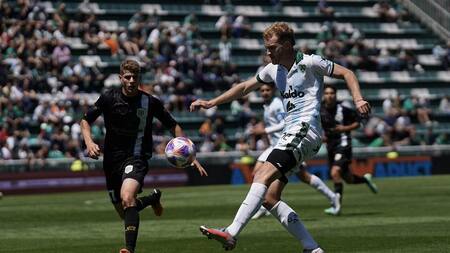 Banfield vs. Sarmiento. Foto: Twitter @CASarmientoOf.