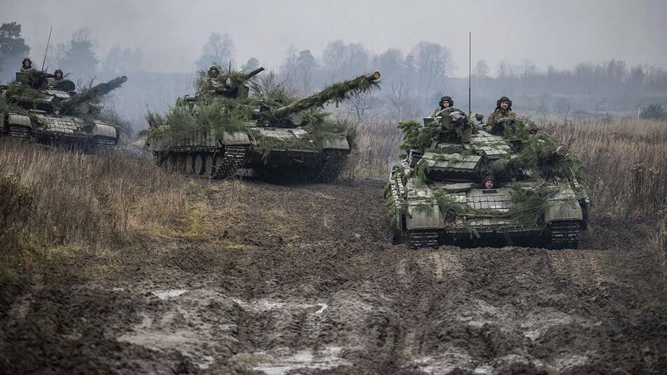 Tanques de Rusia entrando en Ucrania, Reuters