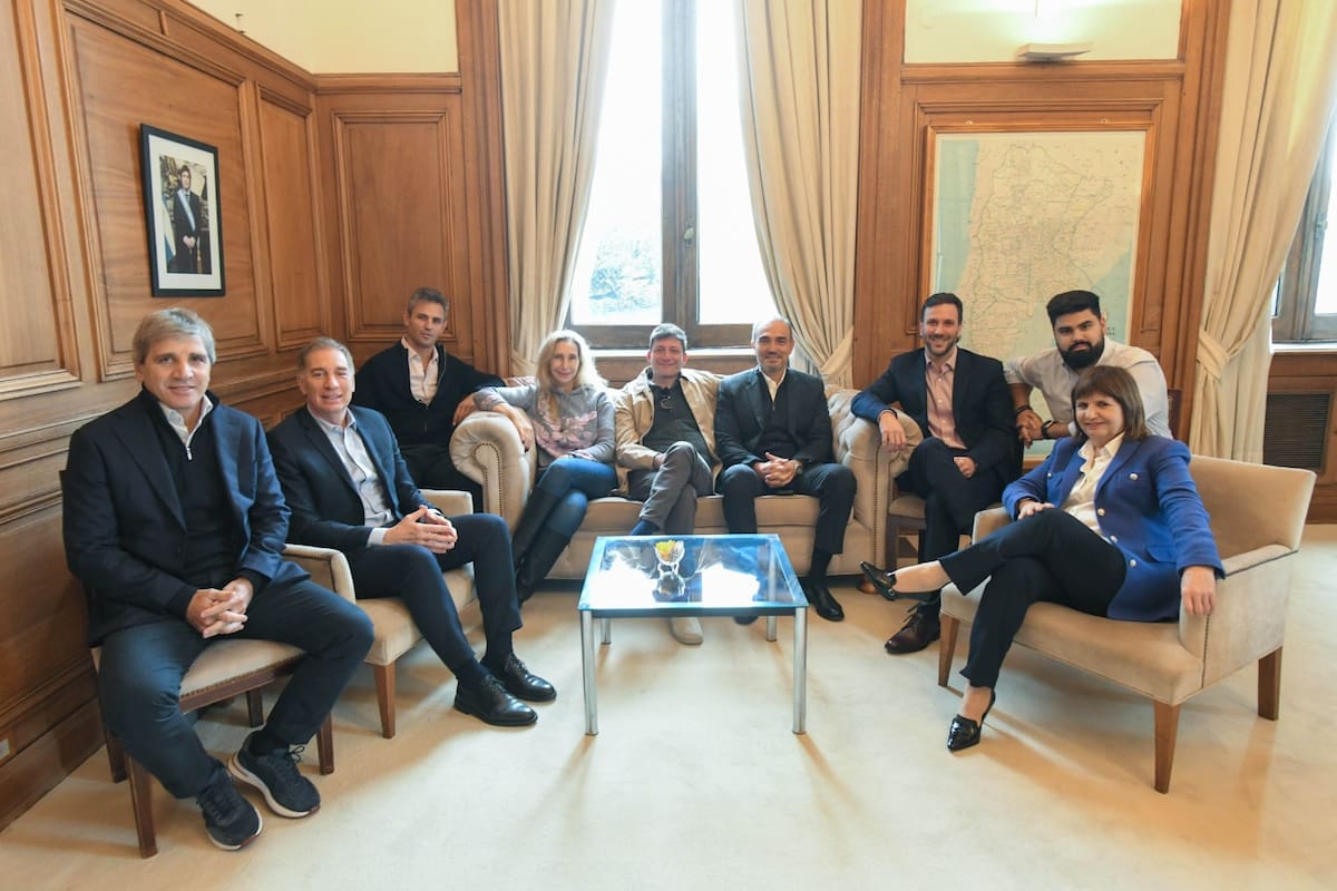 Funcionarios del Gobierno reunidos en Casa Rosada.