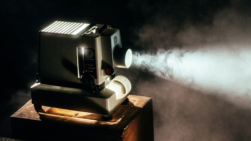 Proyector; película. Foto: Unsplash