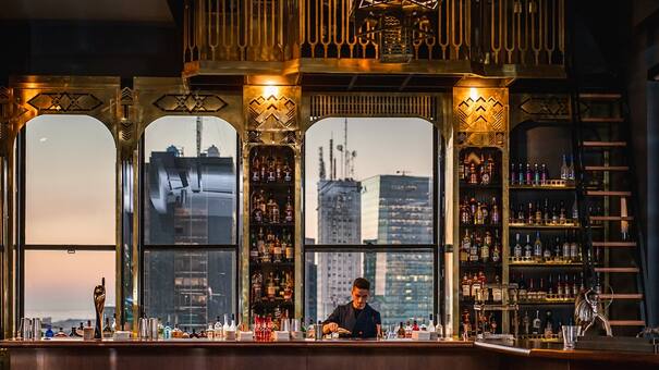 Cuánto cuesta tomar un trago en el Trade Sky Bar, elegido como uno de los mejores del mundo