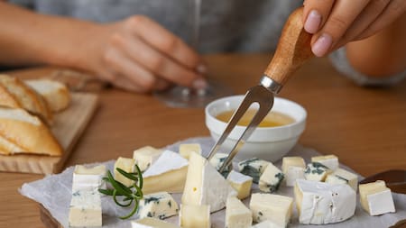 Las principales diferencias entre el queso azul y el roquefort. Foto Freepik