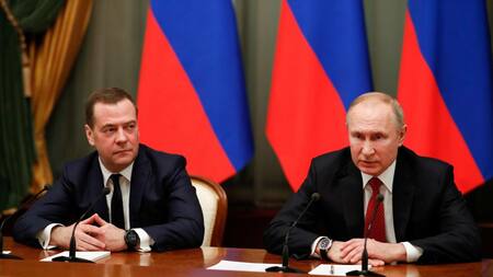 Vladimir Putin y Dmitry Medvedev, Rusia, REUTERS