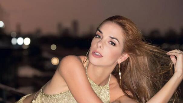 “Súper práctica”, el posteo sexy de Julieta Nair Calvo luciendo un body semitransparente