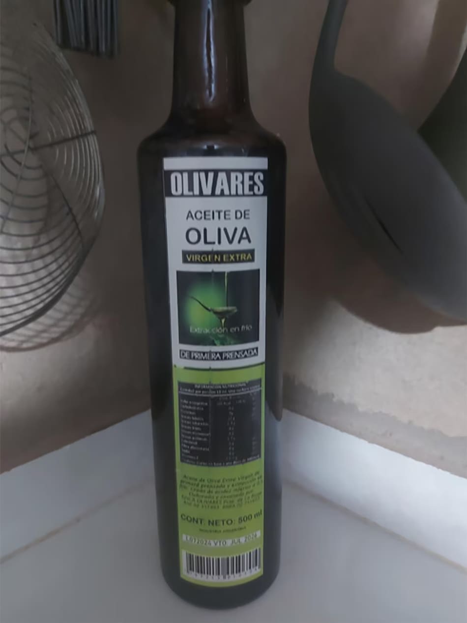 Aceite de oliva, marca "Olivares". Foto: Redes sociales.