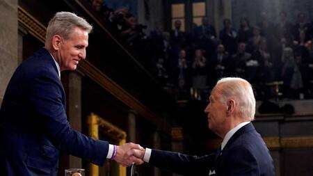 Biden y McCarthy. Foto: Reuters.