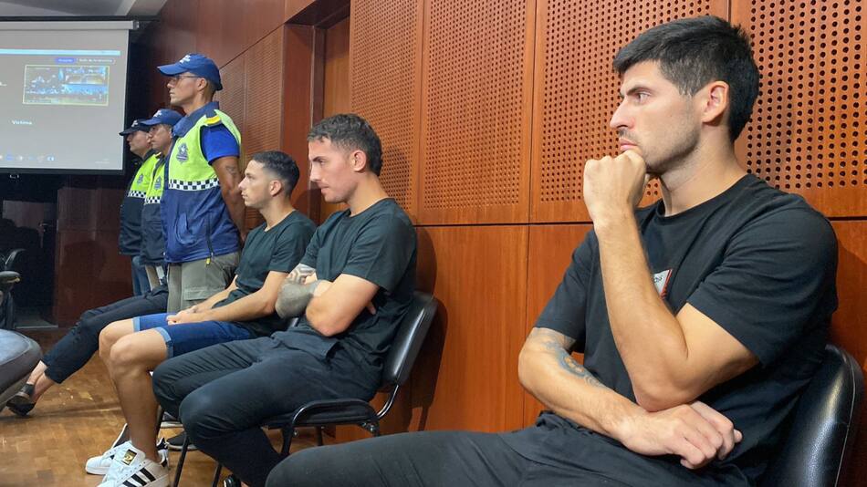 Tres de los acusados en la audiencia. Foto: Twitter.