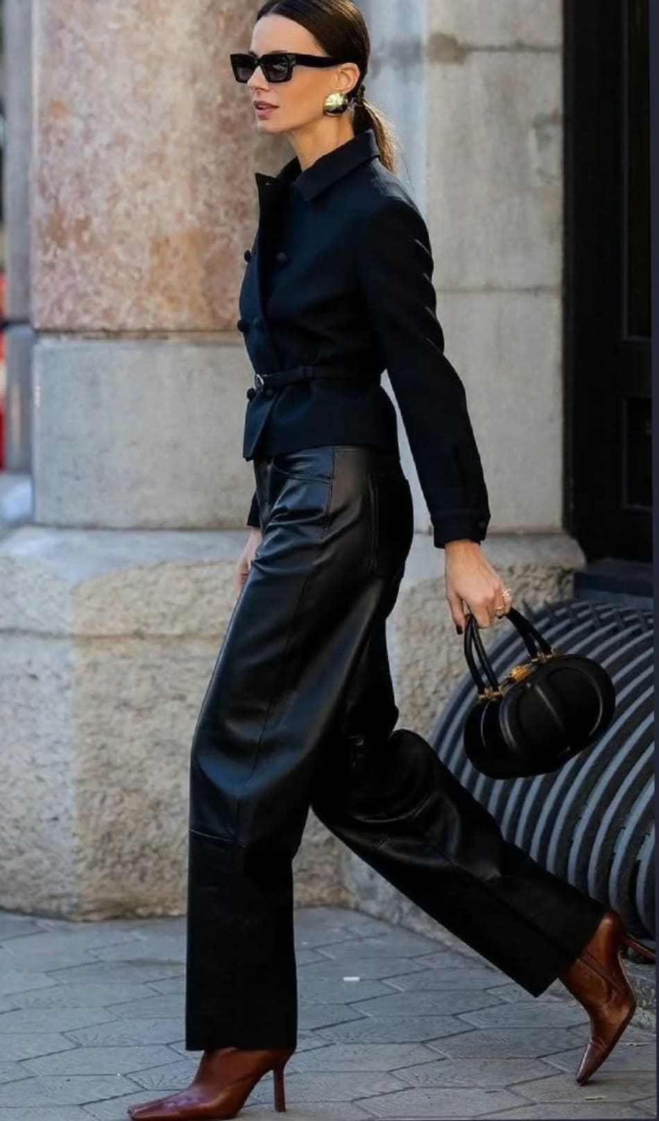 Pantalones de cuero, moda. Fuente: Pinterest