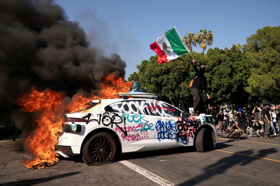 Protestas de migrantes en Los Ángeles, Estados Unidos. Foto: Reuters/David Ryder.