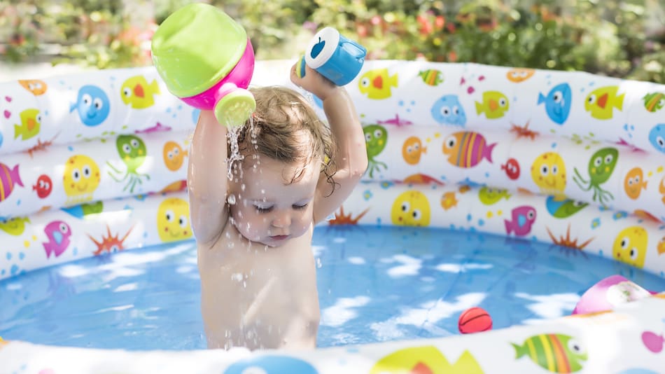 Pileta, verano, niño.