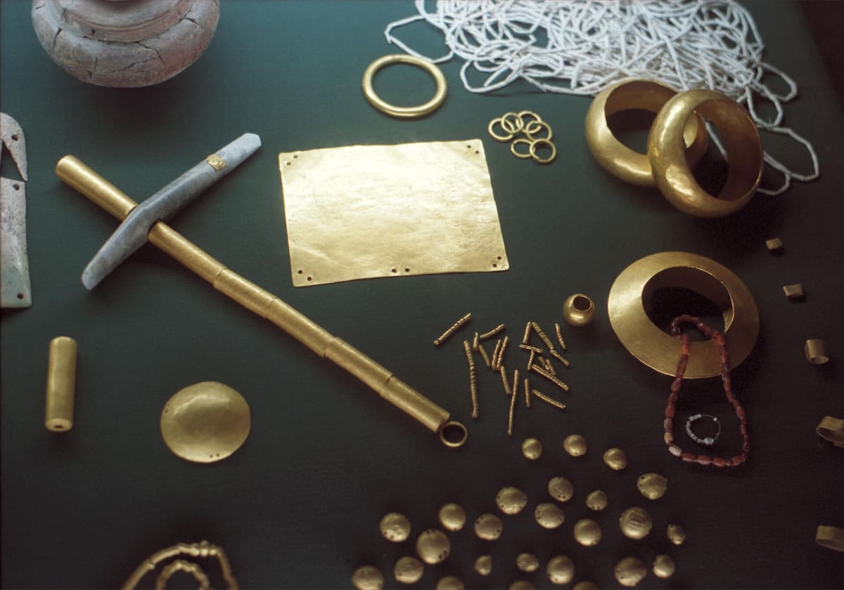 La tumba del hombre de Varna con 990 objetos de oro de hace 6.500 años.