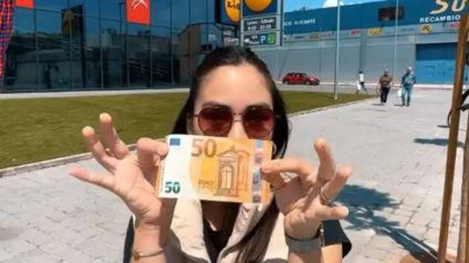 Argentinos demostraron qué pueden comprar con 50 euros en España. Foto: captura de pantalla.