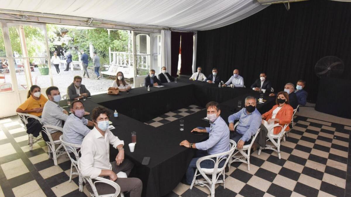 Reunión de Juntos por el Cambio, AGENCIA NA
