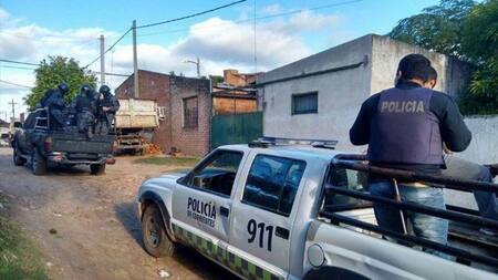 Operativo policial en Corrientes - Ataque a policía