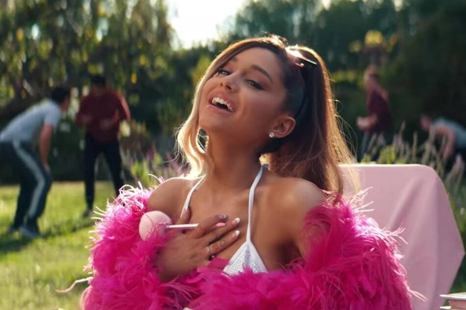 Ariana Grande lanzó el videclip de