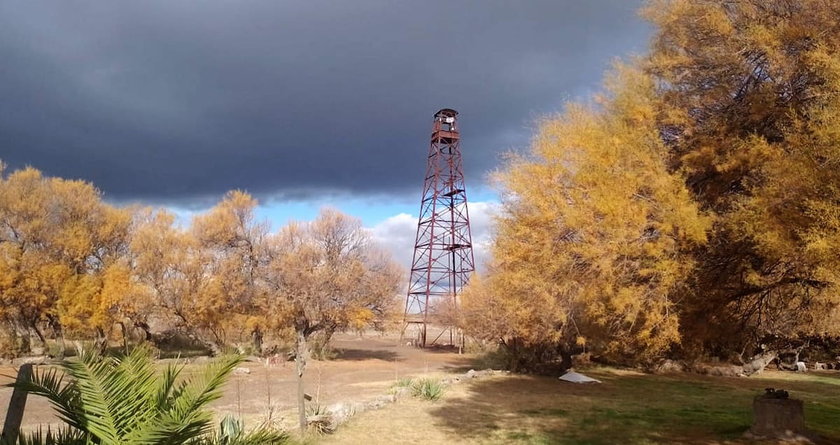 Aguas minerales a 80 °C en un entorno rural ideal para el descanso