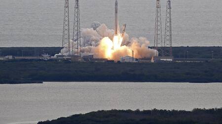 SpaceX Dragon, nave espacial, lanzamiento, Reuters