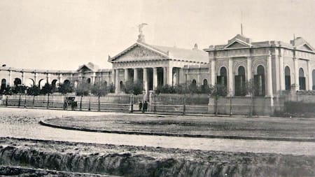 Frente Cementerio de la Chacarita, 1886. Arq. Ing. Juan A. Buschiazzo.
