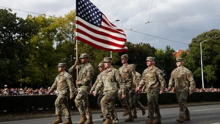 Estados Unidos elevó la edad máxima de alistamiento al Ejército y eliminó restricciones por posesión de marihuana