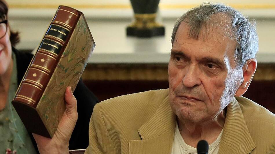 Rafael Cadenas. Foto: EFE.